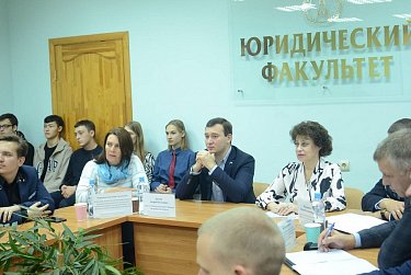 Молодежь борется с недостоверной, ложной информацией